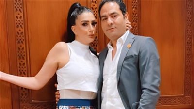 غادة عبد الرازق تتباهى برشاقتها في جلسة تصوير