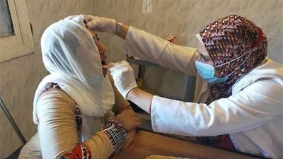 صحة دمياط توقع الكشف الطبي بالمجان على 1698 بقرية شط جريبة