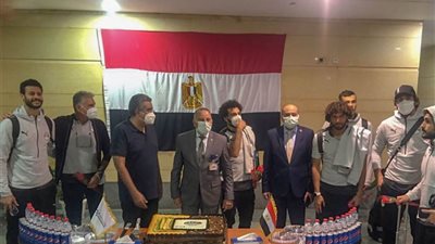 المنتخب يعود إلى برج العرب ويجري مسحة طبية ويغلق تدريبات الغد