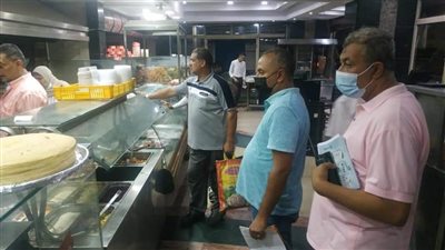 ضبط 99 مطعمًا وكافيتريا تدار بدون ترخيص وتبيع بأسعار غير معتمدة