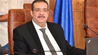 تفعيل الآليات المنفذة لقانون الوقاية من أضرار التدخين بجامعة قناة السويس 