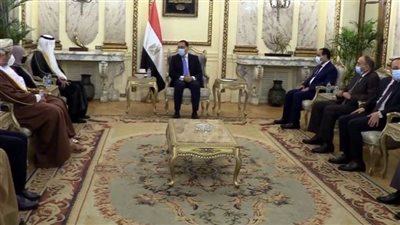  إهداء درع المنظمة العربية للتنمية الإدارية للدكتور مصطفى مدبولي رئيس الوزراء 