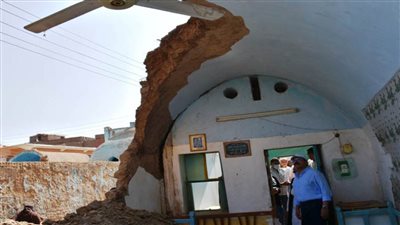 محافظ أسوان يتابع تداعيات السيول بقرى غرب وأبو الريش