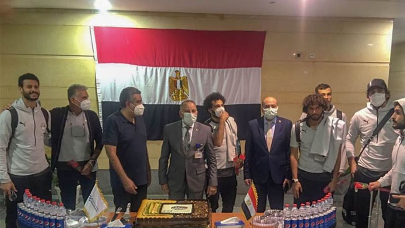 المنتخب فى مطار برج