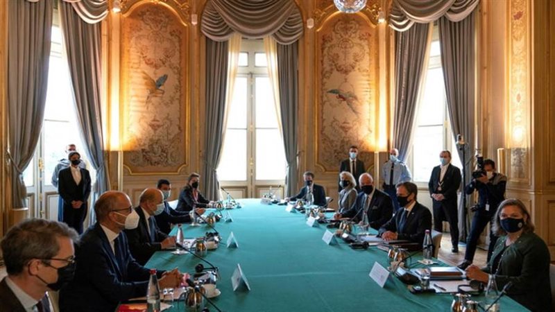 محادثات بين وزير