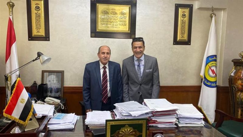 أثناء اجتماع نائب