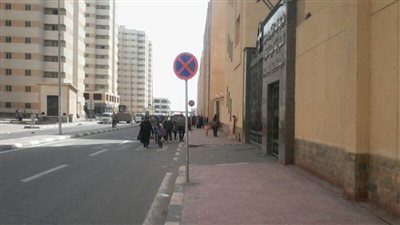 رئيس حي غرب تتابع أعمال رفع كفاءة النظافة ببشاير الخير