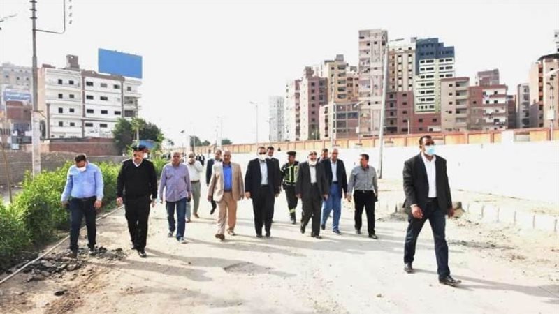 محافظ الشرقية خلال