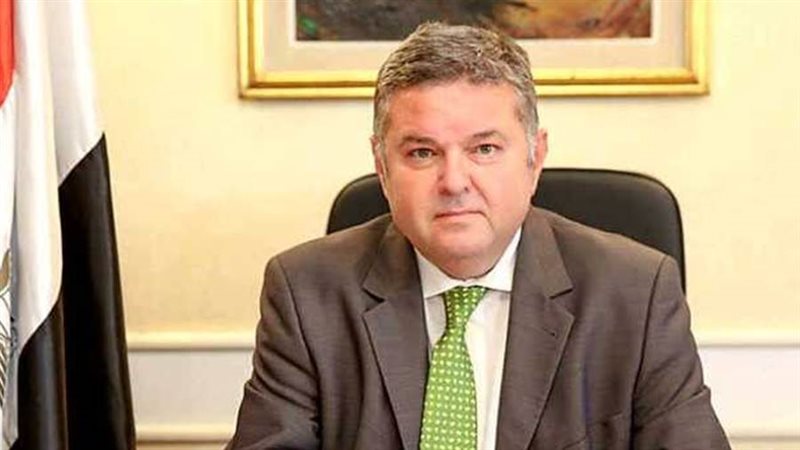 هشام توفيق وزير قطاع