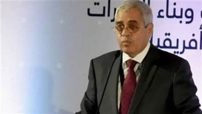 المستشار أحمد خليل يؤكد أهمية تضافر الجهود الدولية لمكافحة غسل الأموال وتمويل الإرهاب