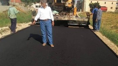 رصف 1000 طريق داخلي بتكلفة 1.6 مليار جنيه بالبحيرة