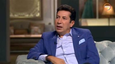 شاهد هاني رمزي يكشف عن صورة غريبة له في طفولته