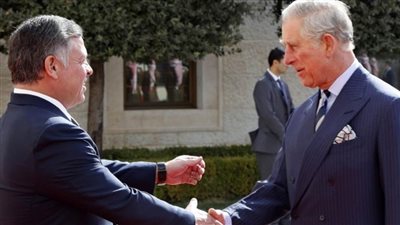العاهل الأردني يلتقي بأمير ويلز
