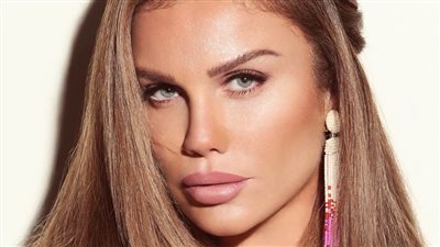 تسقط في بركة مياه.. نيكول سابا تتعرض لحادث بشع