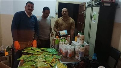 ضبط مبيدات زراعية وسلع غذائية منتهية الصلاحية بالبحيرة