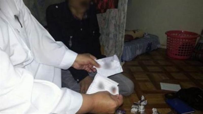 مشعوذ ينصب علي المواطنين