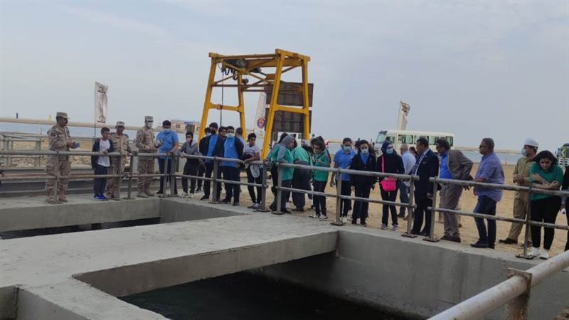 الطلاب في المزارع