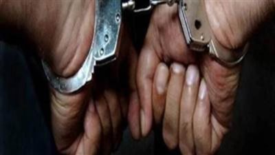 ضبط متهم ينصب على المواطنين عبر مواقع التواصل الاجتماعي