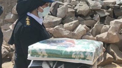  الداخلية توجه قوافل إنسانية لتوزيع مساعدات عينية على المواطنين بأسوان من أسر متضررى السيول