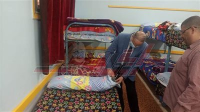 وكيل تعليم كفر الشيخ يتابع وجبة الإفطار ويطمئن على مبيت الطلاب بمدرسة الأمل