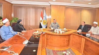 محافظ أسيوط يترأس اجتماع مجلس أمناء بيت العائلة المصرية بالمحافظة لمناقشة خطة المجلس القادمة