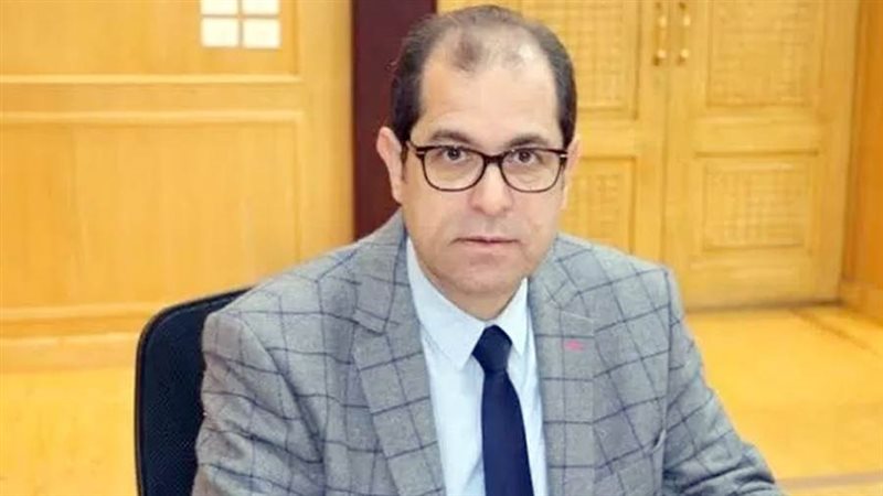 الدكتور يوسف عامر