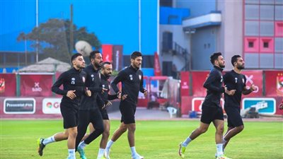 الدوليون ينتظمون في مران الأهلي استعدادًا لاستئناف الدوري