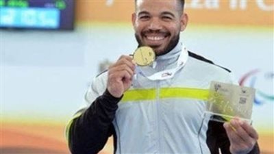 الاتحاد الدولي لرفع الأثقال البارالمبي يحتفي بالبطل شريف عثمان