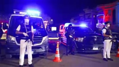 نشوب حريق بـ3 محلات بالشرقية وإصابة 3.. والسبب عامل مقهى حاول الانتحار 