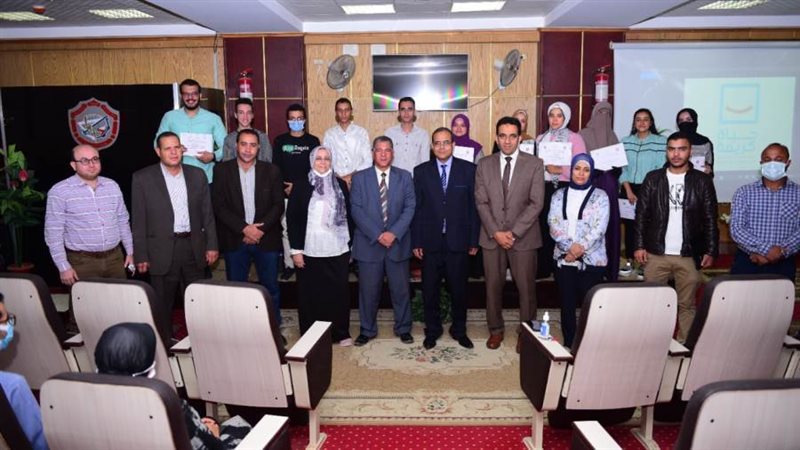 جانب من تكريم الطلاب