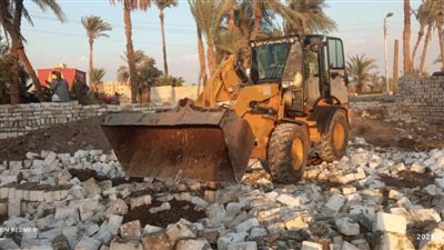 إزالة التعديات على الأراضي الزراعية وتكثيف حملات النظافة والتجميل بـ