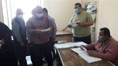 محافظ الشرقية يتابع تلقي العاملين اللقاح المضاد لفيروس كورونا 