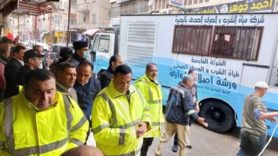 محافظ البحيرة يتفقد أعمال رفع المياه بشوارع ونفق شبرا بدمنهور