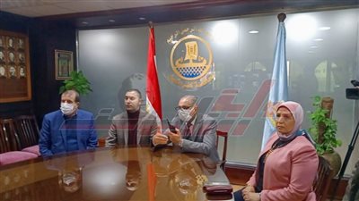 خلال تقنية البث المباشر.. محافظ كفر الشيخ يتابع أعمال رفع مياه الأمطار