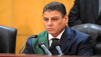 إعادة محاكمة 9 متهمين في 