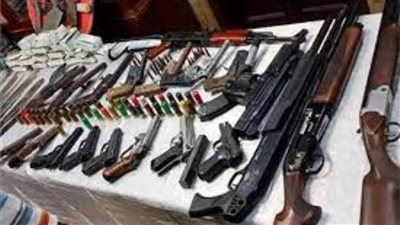ضبط 4 متهمين بحوزتهم أسلحة نارية ومخدرات في أسوان
