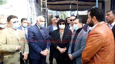 وزيرة الثقافة: 