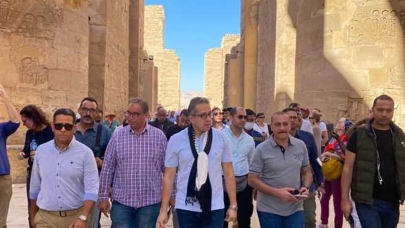 وزير السياحة والآثار