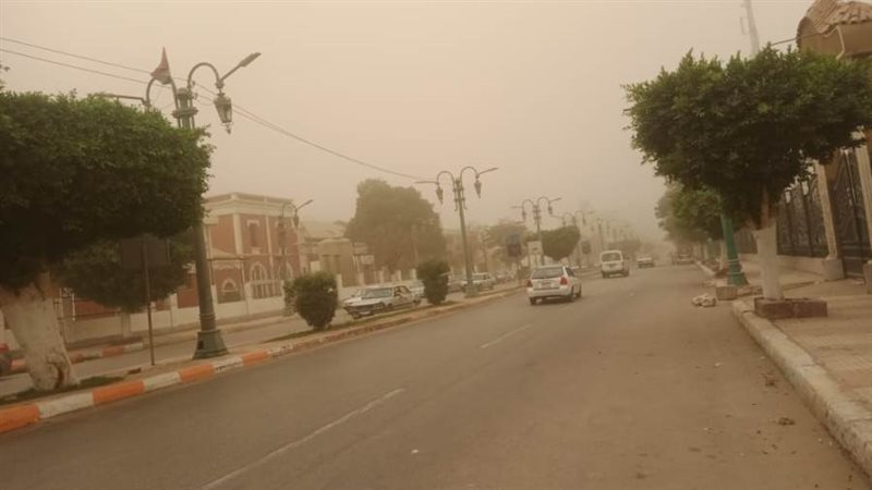 غيوم وأمطار خفيفة