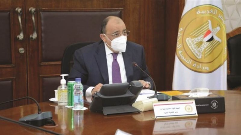 وزير التنمية المحلية