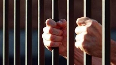 حبس مستريح بنها لقيامه بالنصب على المواطنين بحجة تسفيرهم للخارج 