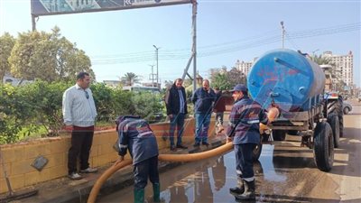 إجراءات مكثفة لرفع مياه الأمطار من شوارع كفر الشيخ