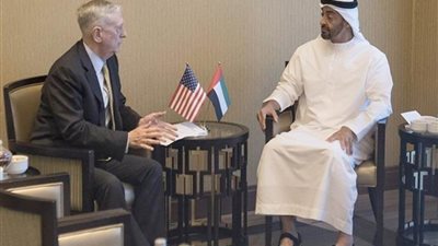 ولي عهد أبوظبي يلتقي وزير الدفاع الأمريكي ويبحثان دعم العلاقات الدفاعية 