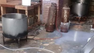 الجيزة تغلق مصنع بير سلم يجمع الزيوت المستخدمة بالمطاعم