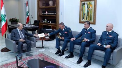 لبنان: عون وبري وميقاتي يشاركون غدا في احتفال الجيش بعيد الاستقلال