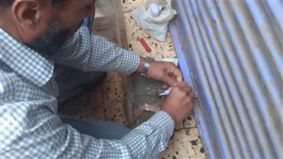 غلق وتشميع 4 محلات تجارية تعمل بدون ترخيص بديروط