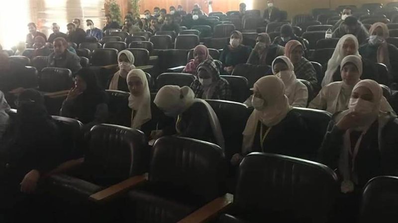 جانب من الندوة