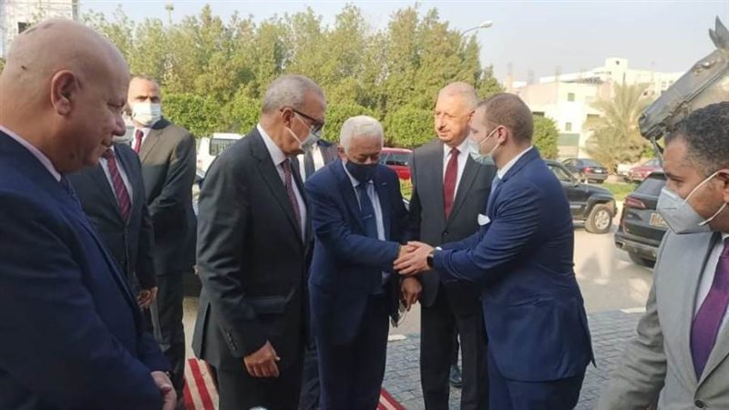 محافظ القليوبية يستقبل