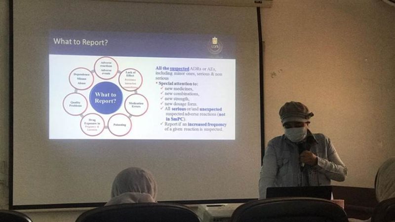 جانب من الندوة