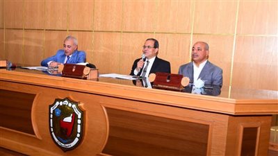 جامعة سوهاج تطرح نظرة تقييمية لتطور واستحداث البرامج الجديدة